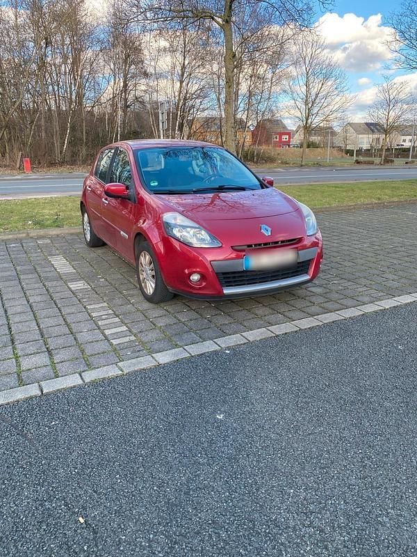 Gebraucht Renault Clio II 75 PS (55 kW) 2011 Rot Kleinwagen