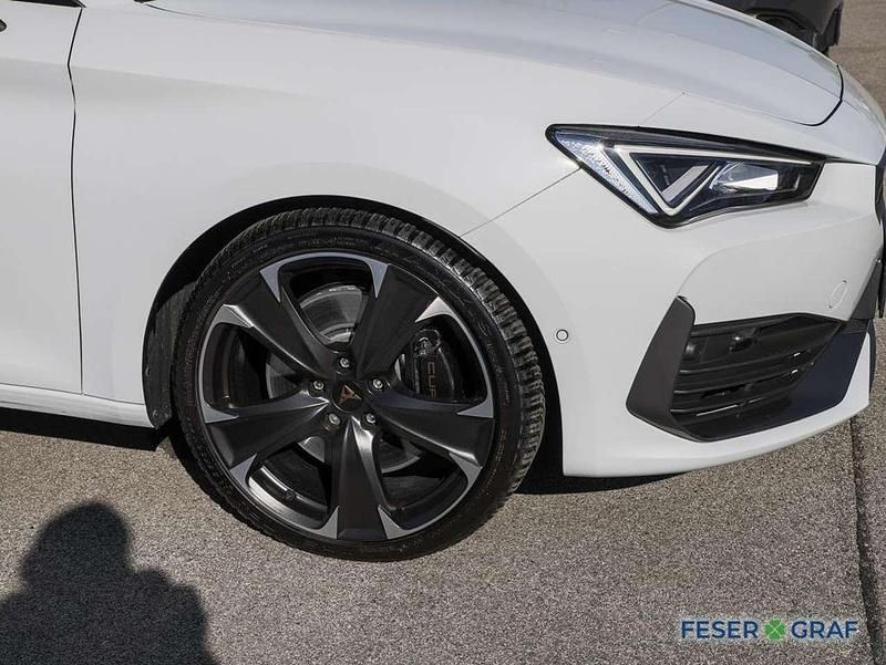 Gebraucht Cupra Leon VZ 300 PS (220 kW) 2024 Nevada weiß metallic Limousine