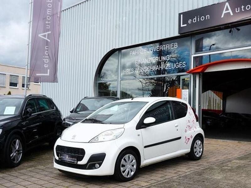 Gebraucht Peugeot 107 Active 130 PS (95 kW) 2012 Andere Kleinwagen