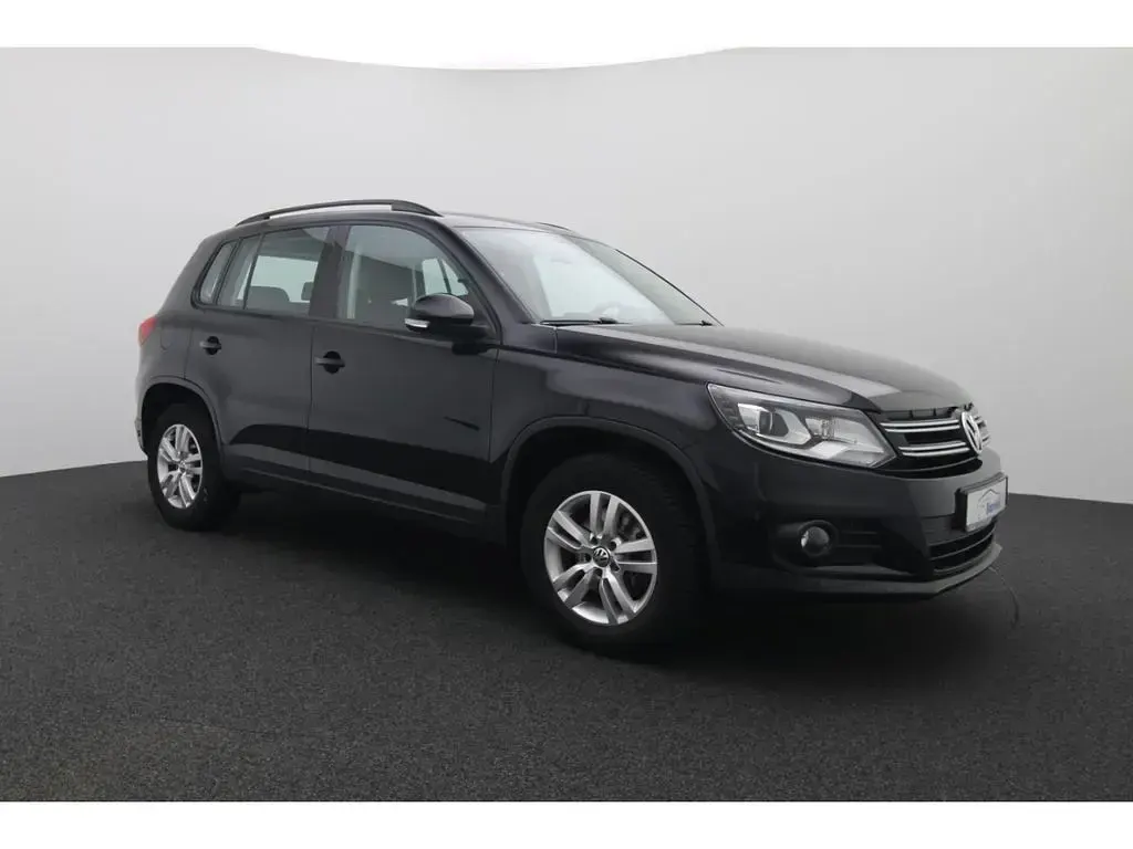 Gebraucht VW Tiguan Trendline 140 PS (102 kW) 2015 Schwarz SUV
