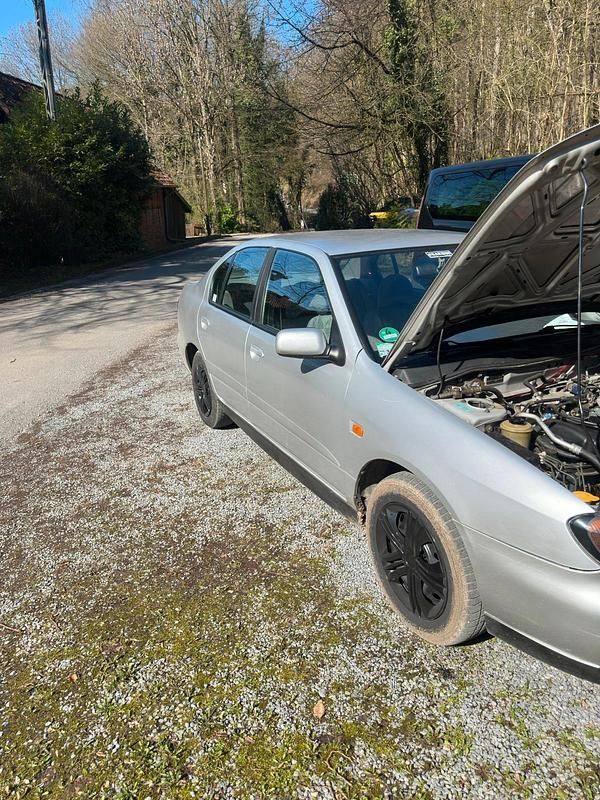 Gebraucht Nissan Primera 114 PS (83 kW) 2000 Silber Kombi