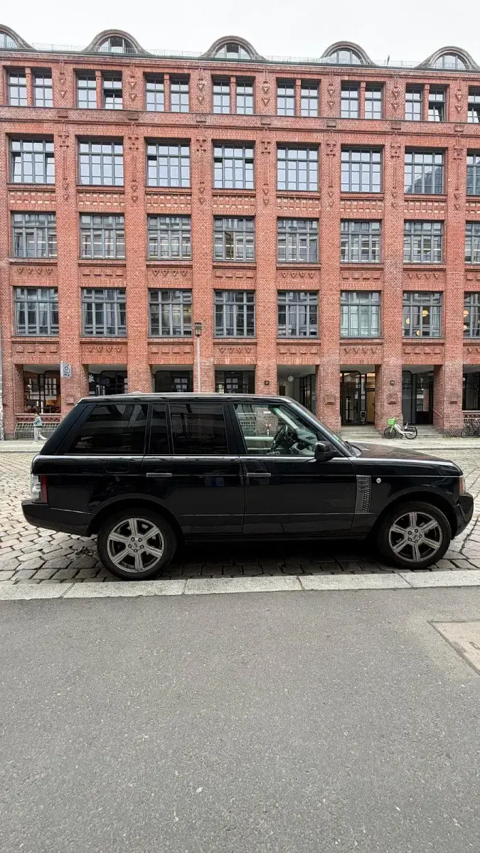 Gebraucht Land Rover Range Rover Autobiography 272 PS (200 kW) 2010 Schwarz SUV
