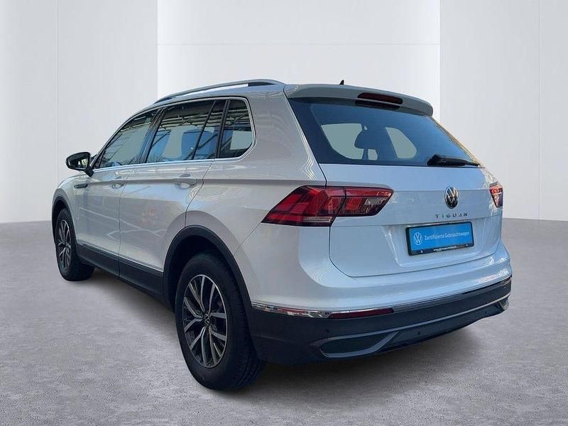 Gebraucht VW Tiguan Life 150 PS (110 kW) 2022 Pure white SUV