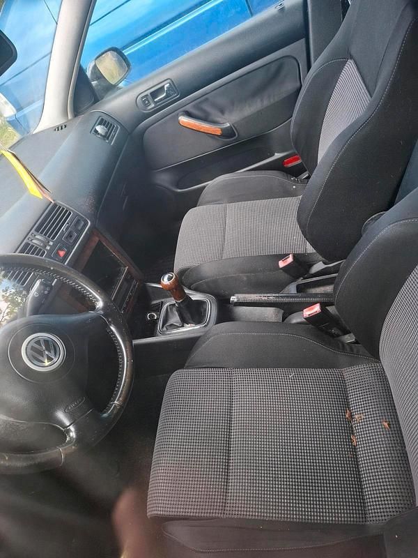 Second-hand VW Bora 131 CP (96 kW) 2004 Negru Break