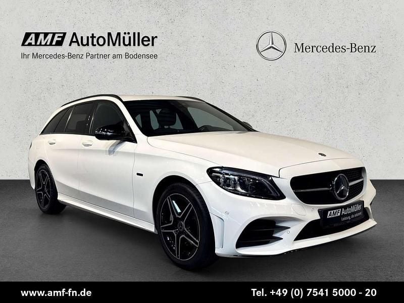 Polarweiß uni Gebraucht 2020 Mercedes C300e AMG line Kombi | 28.900 € (Etwas zu teuer) - Bild 1/4