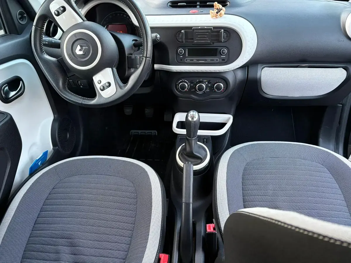 Używany Renault Twingo 71 KM (52 kW) 2015 Czarny Hatchback