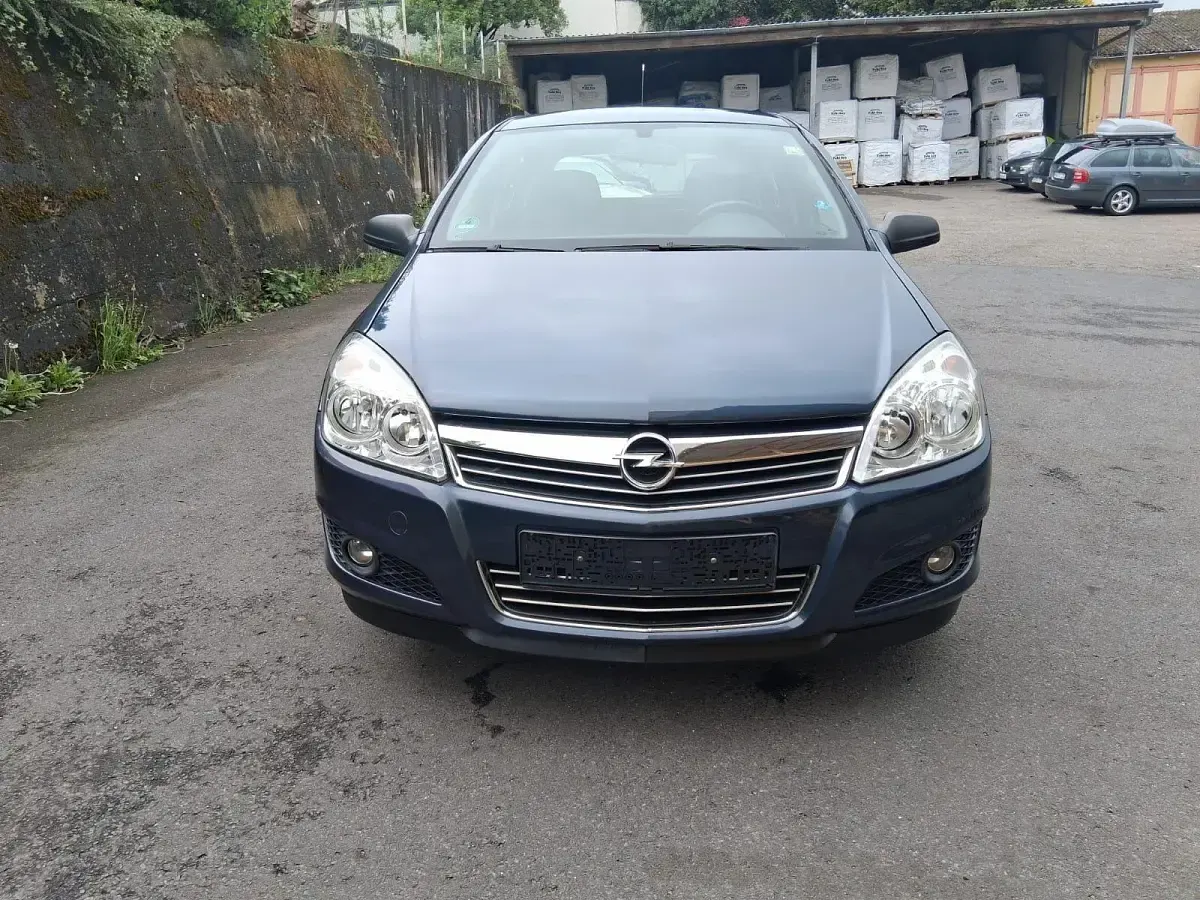 Gebraucht Opel Astra 102 PS (75 kW) 2009 Blau Kleinwagen