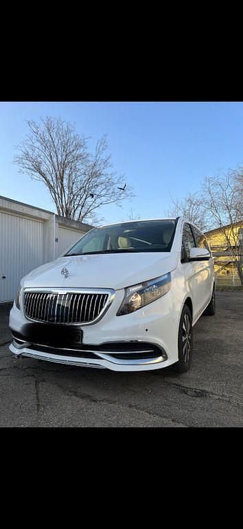Gebraucht Mercedes V220 163 PS (119 kW) 2019 Weiß Van / Kleinbus