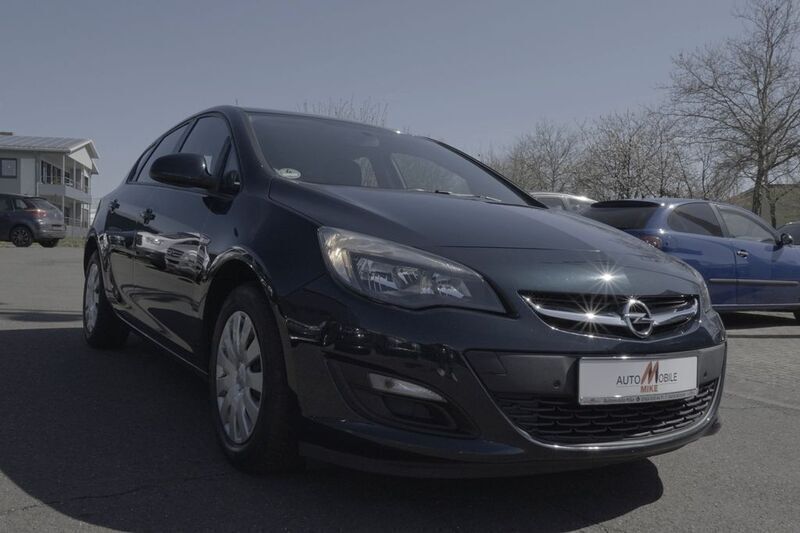 Grün Gebraucht 2014 Opel Astra Edition Limousine | 5.900 € (Fairer Preis) - Bild 1/4