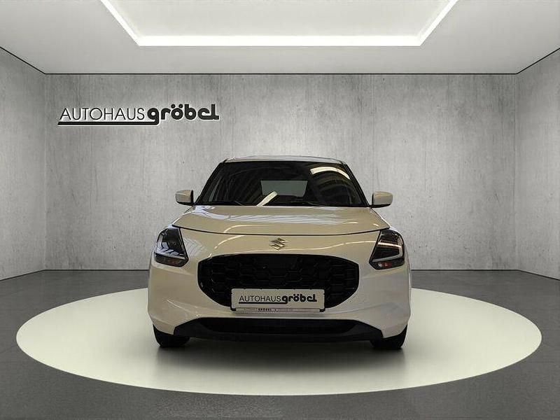 Neu Suzuki Swift Comfort 83 PS (61 kW) 2026 Pure white pearl met. Kleinwagen