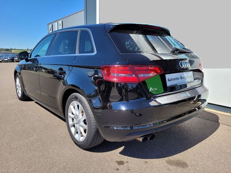 Gebraucht Audi A3 Sportback Attraction 122 PS (89 kW) 2013 Brillantschwarz Kleinwagen