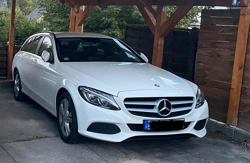 Weiß Gebraucht 2016 Mercedes C220 Kombi | 12.990 € (Fairer Preis) - Bild 1/4