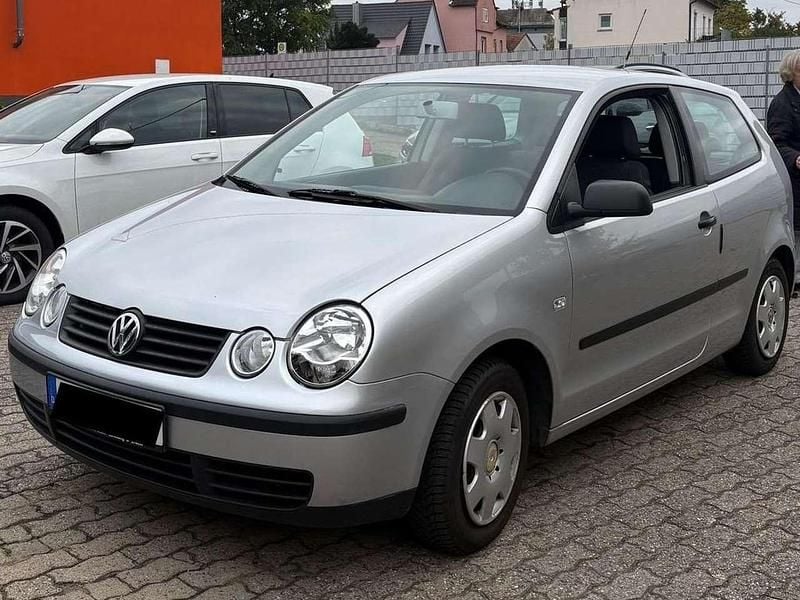 Silber Gebraucht 2004 VW Polo Trendline Limousine | 2.300 € (Fairer Preis) - Bild 1/4