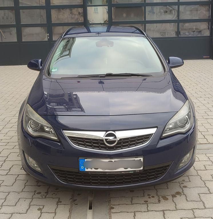 Gebraucht Opel Astra S 165 PS (121 kW) 2012 Blau Kombi