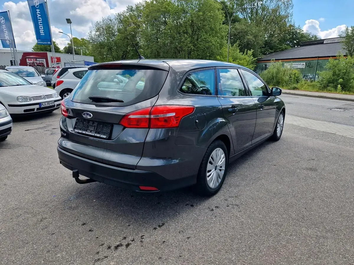 Gebraucht Ford Focus Business Edition 120 PS (88 kW) 2016 Grau Kombi