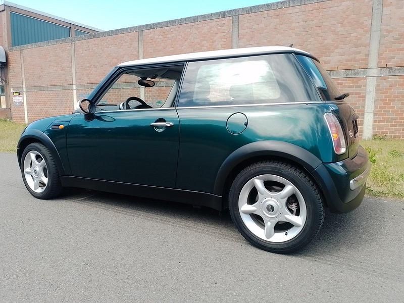 Second-hand Mini ONE 90 CP (66 kW) 2002 Verde Hatchback