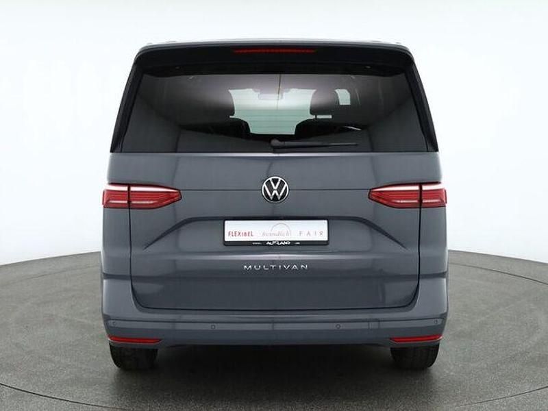 Second-hand VW Multivan 150 CP (110 kW) 2023 Gri Monovolum