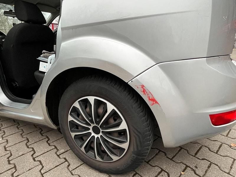 Gebraucht Ford Focus 80 PS (58 kW) 2008 Silber Limousine