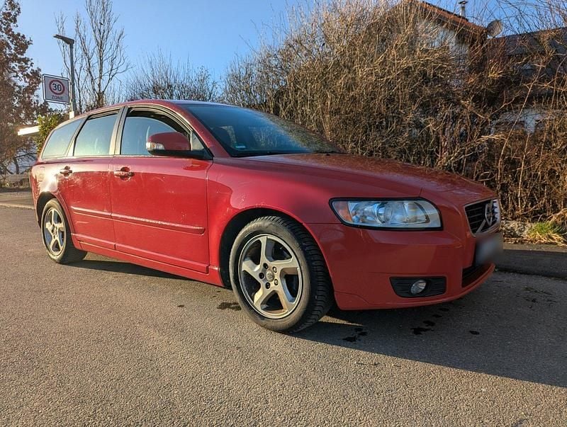 Gebraucht Volvo V50 114 PS (83 kW) 2012 Rot Kombi