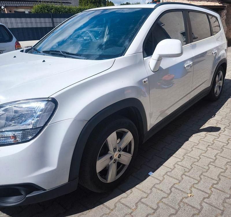 Weiß Gebraucht 2011 Chevrolet Orlando Van / Kleinbus | 4.500 € (Superpreis) - Bild 1/4