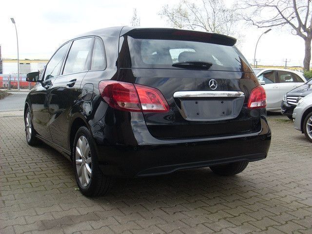 Gebraucht Mercedes B200 136 PS (100 kW) 2019 Schwarz Kleinwagen