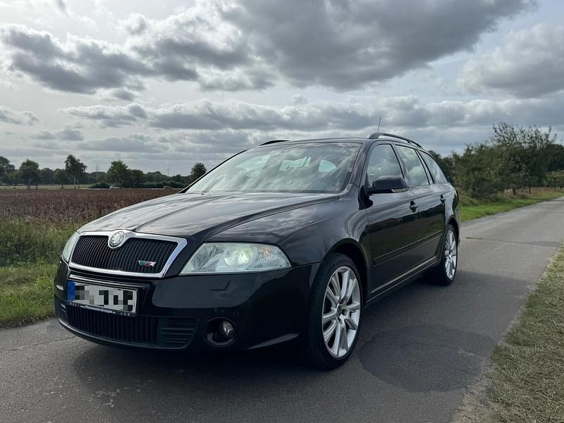 Schwarz Gebraucht 2006 Skoda Octavia vRS Kombi | 3.900 € (Fairer Preis) - Bild 1/4