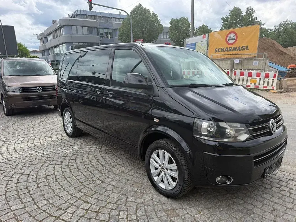 Second-hand VW T5 Highline 179 CP (131 kW) 2014 Negru Van