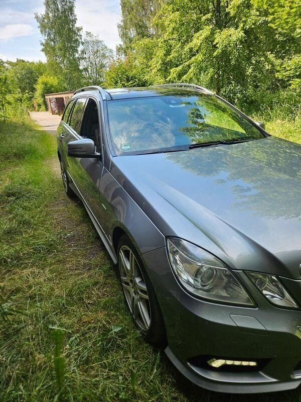Gebraucht Mercedes E350 204 PS (150 kW) 2010 Grau Kombi