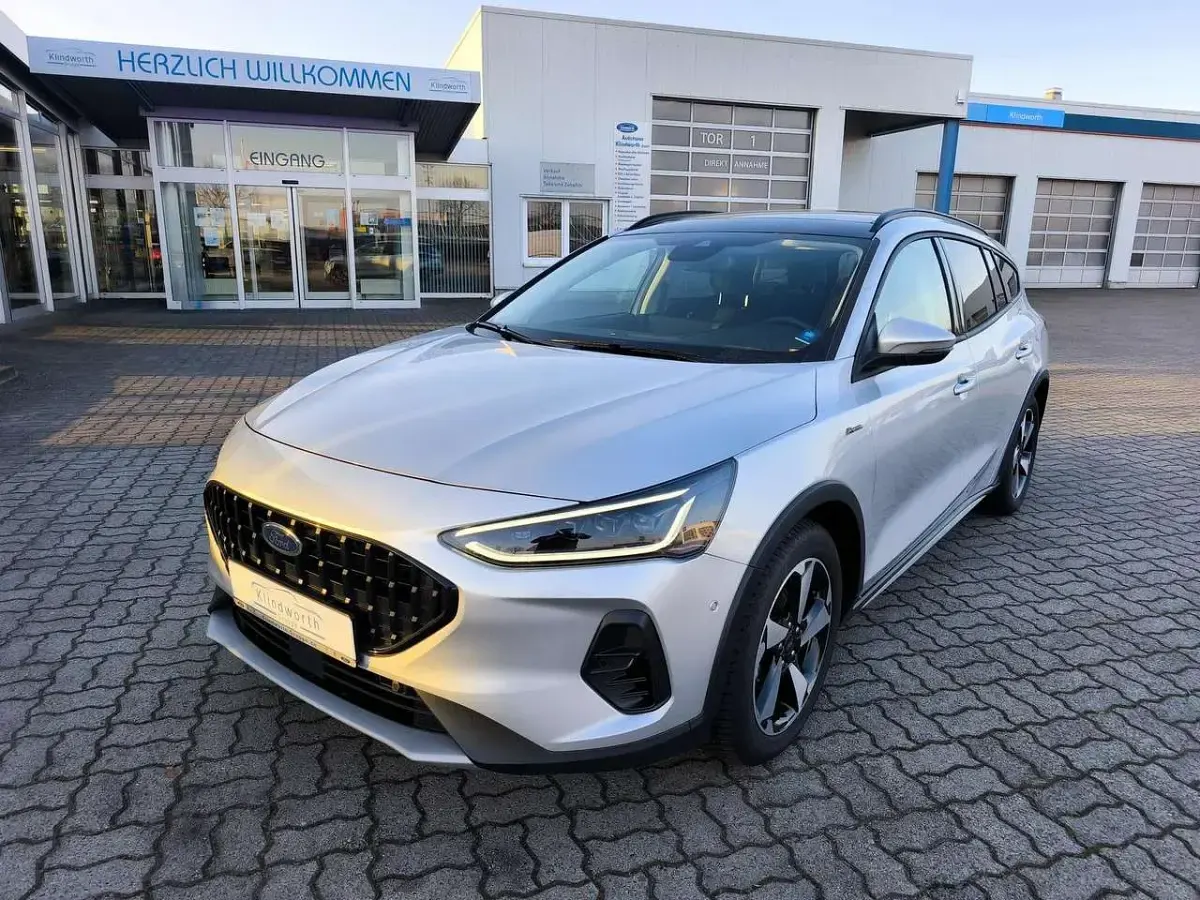 Używany Ford Focus Active X 155 KM (114 kW) 2025 Szary Sedan/Limuzyna