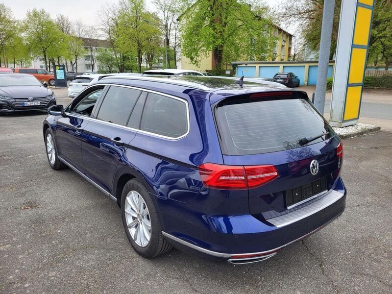 Gebraucht VW Passat Highline 190 PS (139 kW) 2018 Blau) (blau Kombi