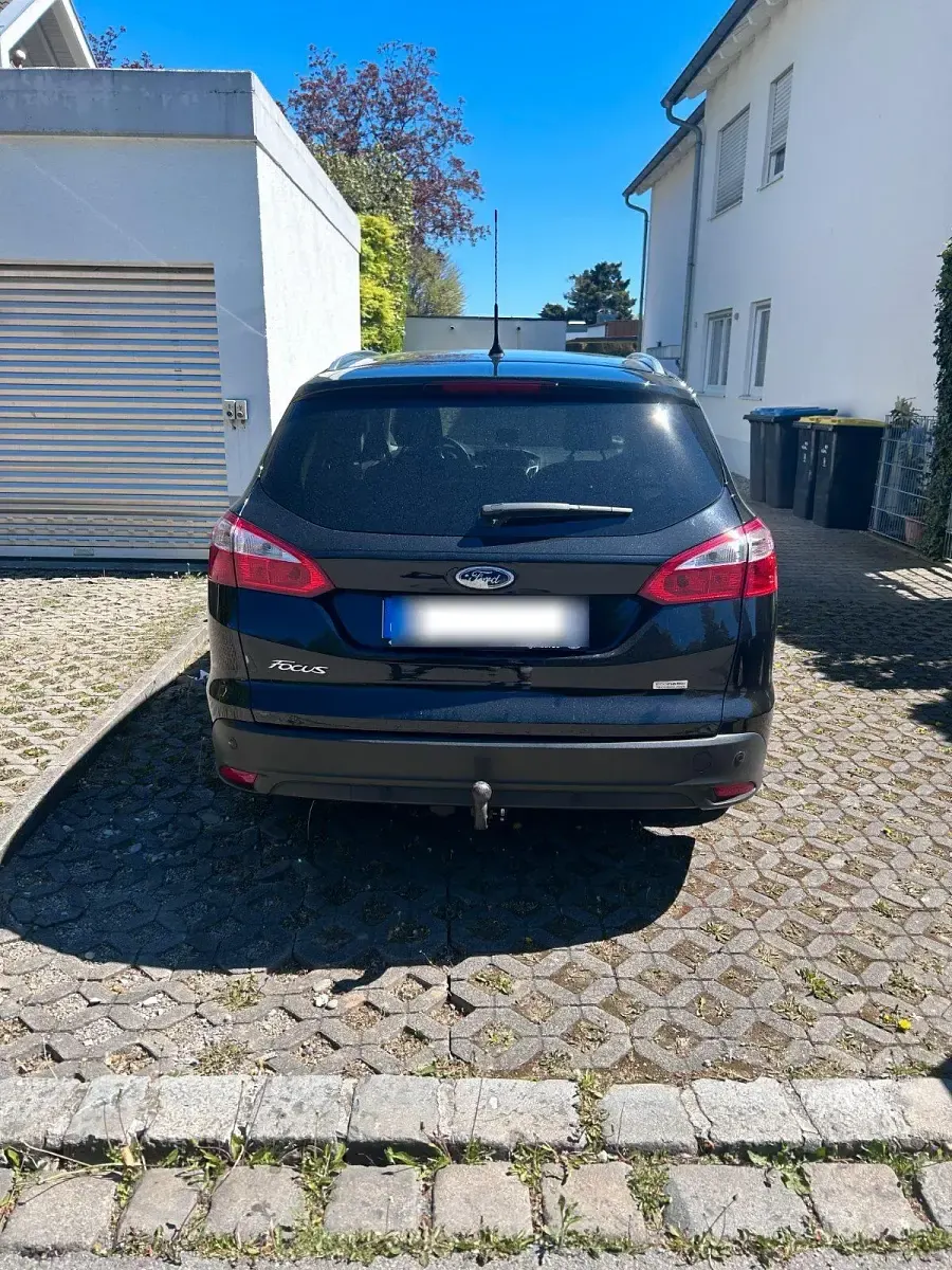 Gebraucht Ford Focus 115 PS (84 kW) 2012 Schwarz Kombi