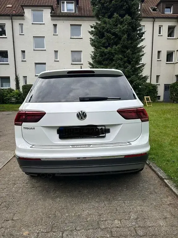 Gebraucht VW Tiguan Highline 150 PS (110 kW) 2018 Weiß SUV