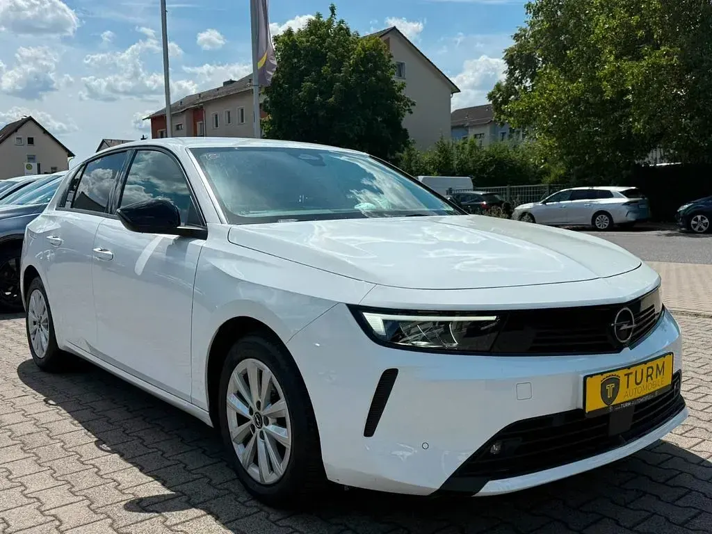 Gebraucht Opel Astra Elegance 131 PS (96 kW) 2023 Weiß Kleinwagen