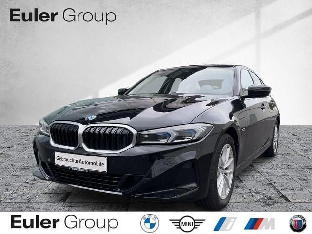 Schwarz uni Gebraucht 2022 BMW 320e Sport Line Limousine | 27.988 € (Superpreis) - Bild 1/4
