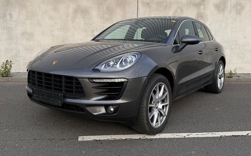 Grau Gebraucht 2015 Porsche Macan S SUV | 29.499 € (Guter Preis) - Bild 1/4