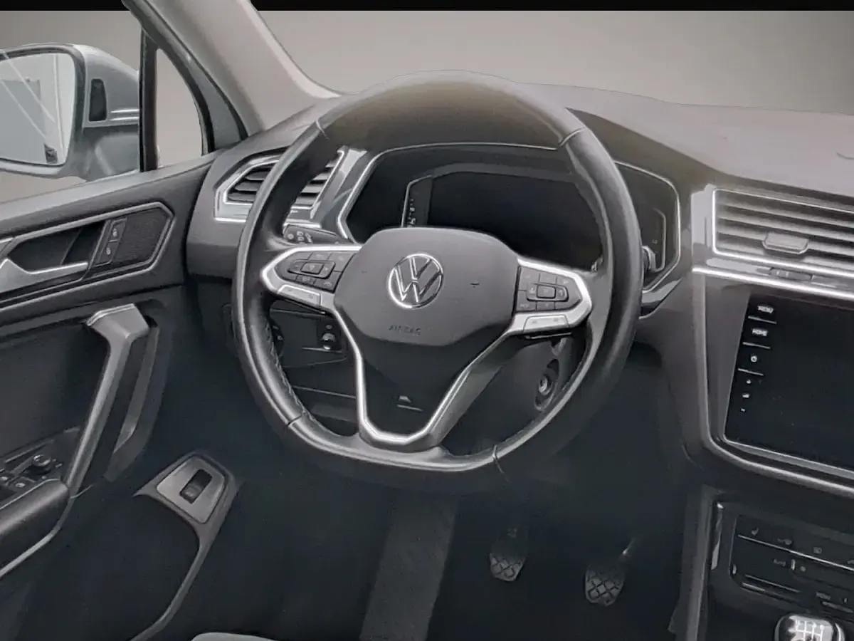 Gebraucht VW Tiguan Allspace Life 150 PS (110 kW) 2022 Weiß SUV