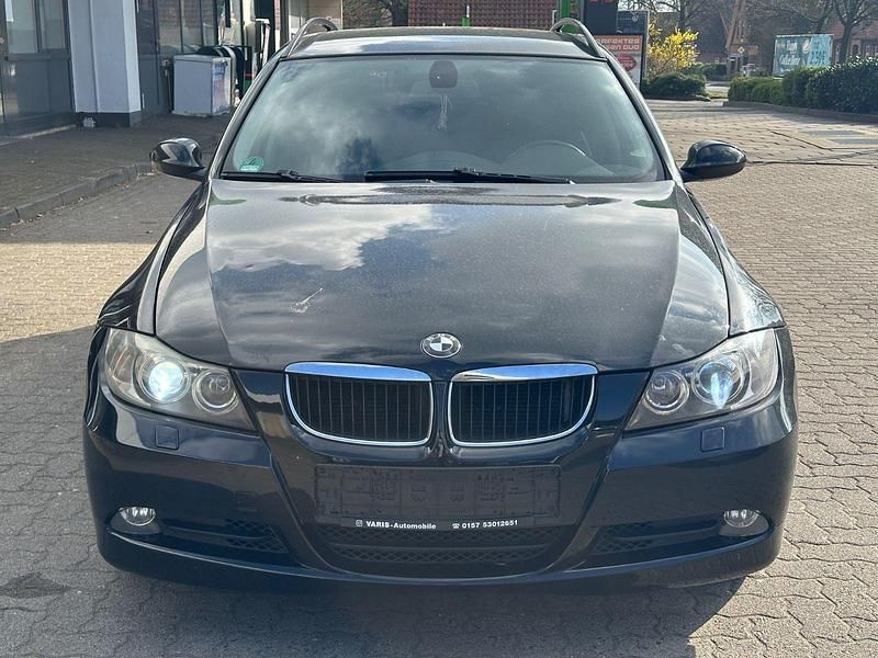 Gebraucht BMW 320 163 PS (119 kW) 2007 Schwarz Kombi