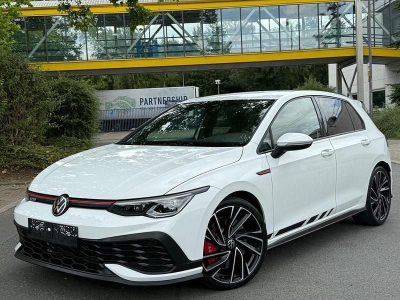 Weiß Gebraucht 2021 VW Golf VIII Kleinwagen | 29.300 € (Superpreis) - Bild 1/4
