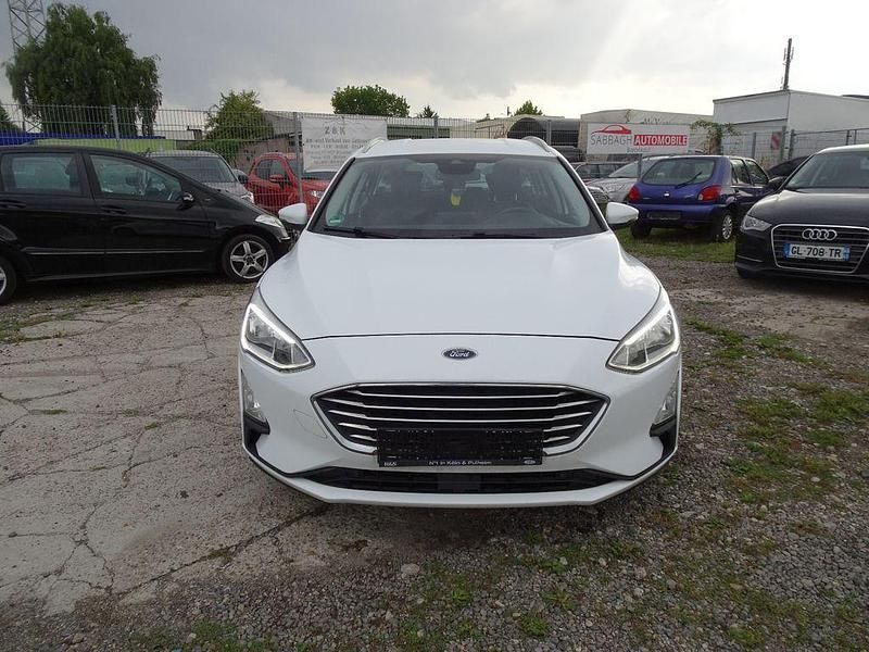 Weiß Gebraucht 2018 Ford Focus Titanium Limousine | 7.500 € (Guter Preis) - Bild 1/4