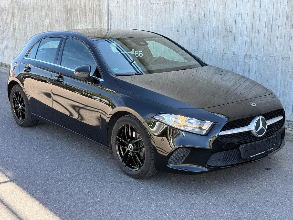 Gebraucht Mercedes A200 163 PS (119 kW) 2018 Schwarz Limousine