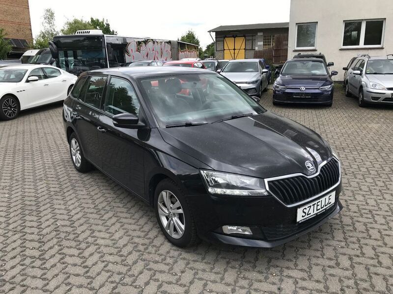 Schwarz Gebraucht 2020 Skoda Fabia Ambition Kombi | 9.999 € (Fairer Preis) - Bild 1/4