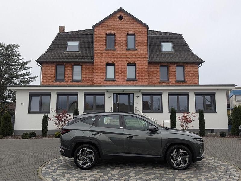 Grau Gebraucht 2021 Hyundai Tucson SUV | 22.450 € (Superpreis) - Bild 1/4