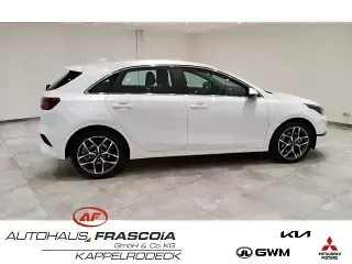 Gebraucht Kia Ceed Spirit 140 PS (102 kW) 2025 Weiß Kleinwagen