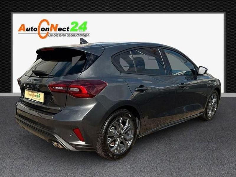 Gebraucht Ford Focus ST-Line X 155 PS (114 kW) 2024 Grau metallic Limousine