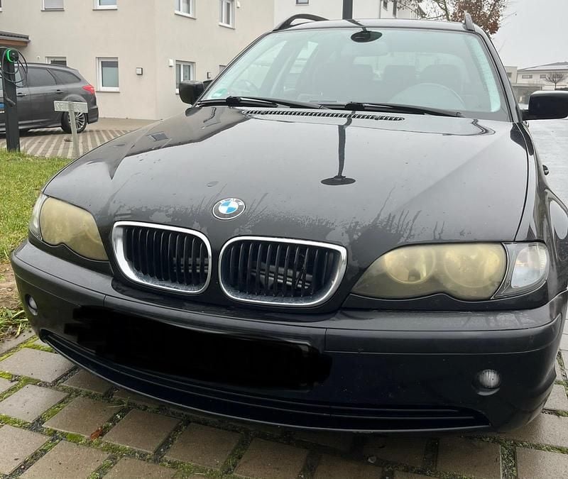 Schwarz Gebraucht 2002 BMW 318 Kombi | 2.099 € (Guter Preis) - Bild 1/4