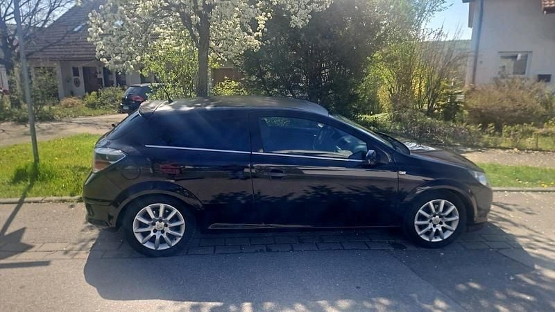 Gebraucht Opel Astra GTC 116 PS (85 kW) 2009 Schwarz Kleinwagen