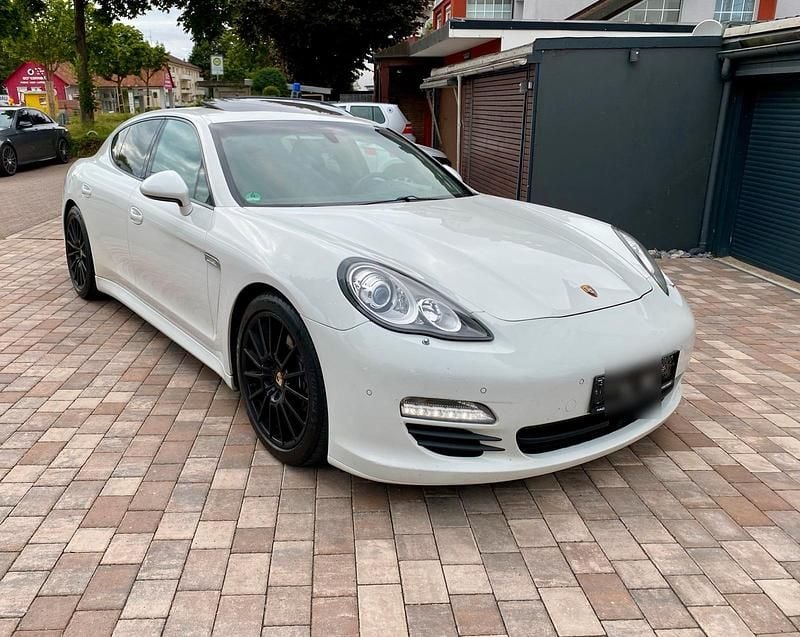 Weiß Gebraucht 2012 Porsche Panamera Limousine | 21.500 € (Teuer) - Bild 1/4