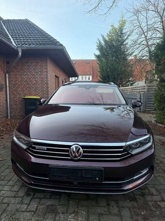 Gebraucht VW Passat Highline 239 PS (175 kW) 2017 Rot Kombi