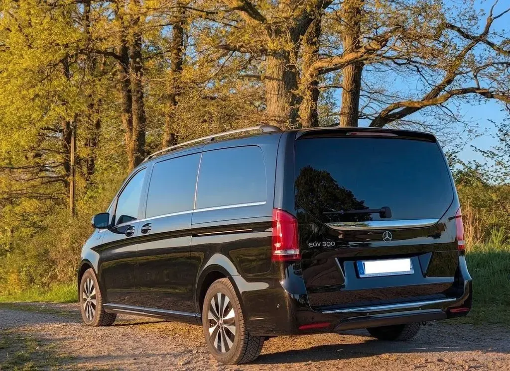 Gebraucht Mercedes EQV300 Avantgarde 150 kW (204 PS) 2022 Schwarz Van / Kleinbus