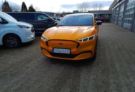 Gebraucht Ford Mustang Mach-E Premium 258 kW (351 PS) 2024 Orange SUV